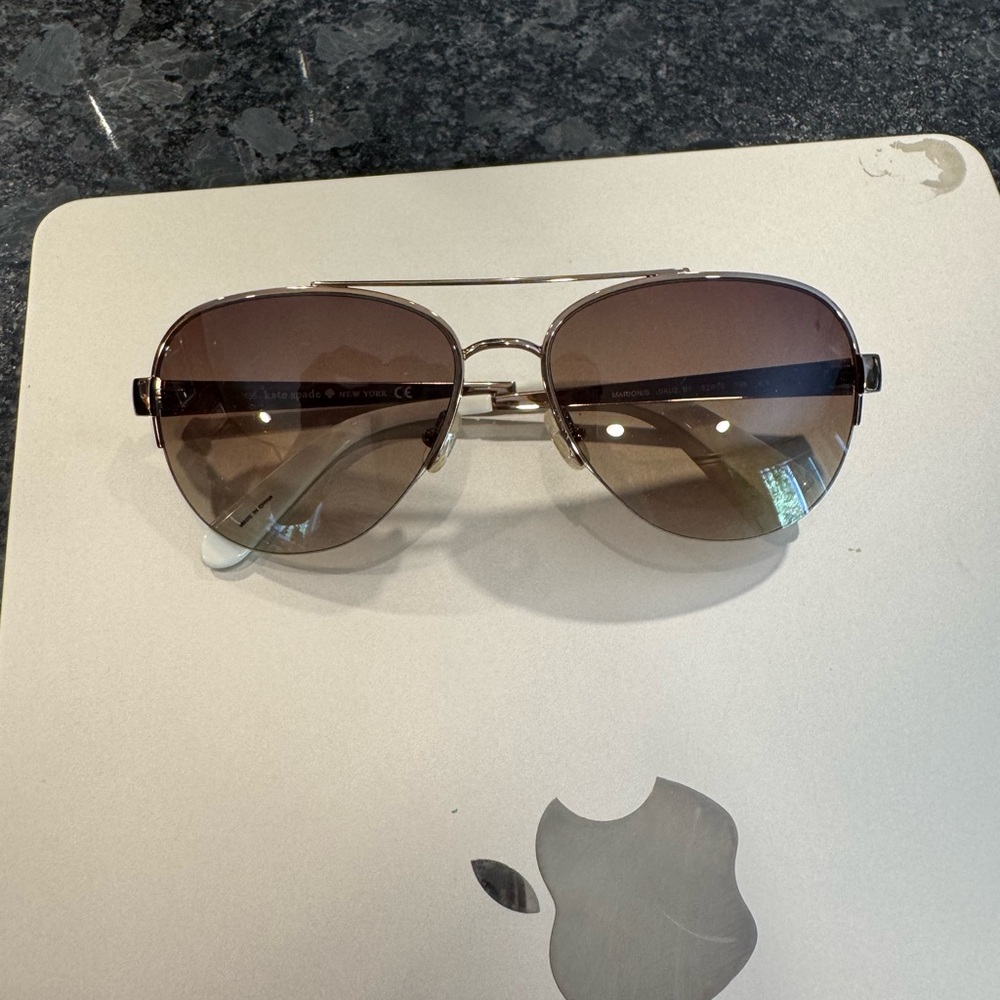 Stylish Brown Aviator Sunglasses